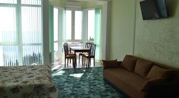 Апартаменты-студио с видом на море в Гостинице Guest House Azhur